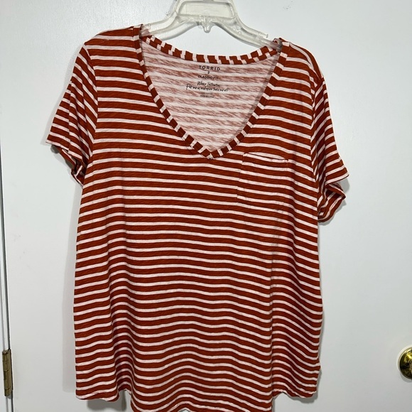 Torrid Women's Red Striped Top - Picture 1 of 3